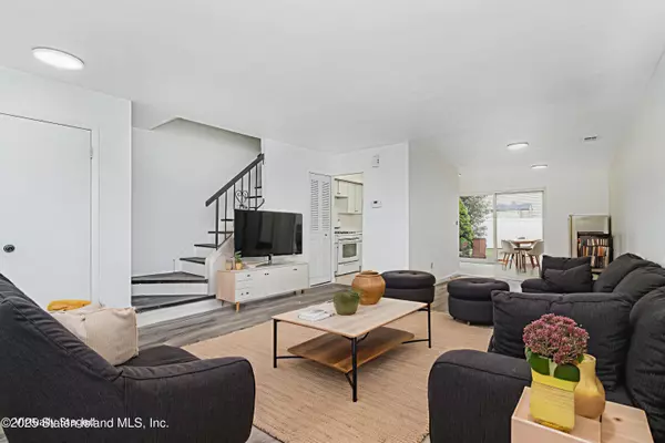 85 Cypress LOOP, Staten Island, NY 10309