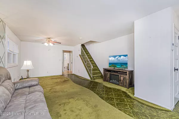 115 Sheraden AVE, Staten Island, NY 10314