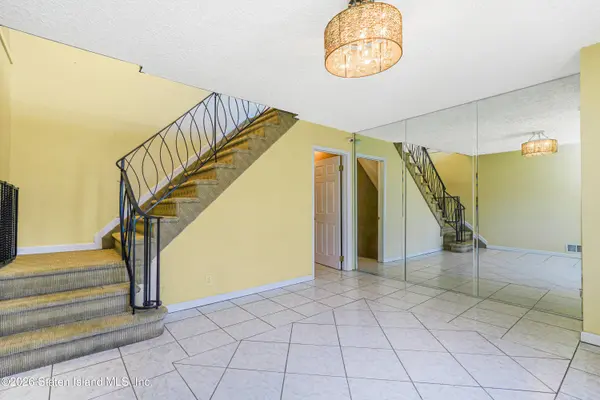 361 Montreal AVE, Staten Island, NY 10306
