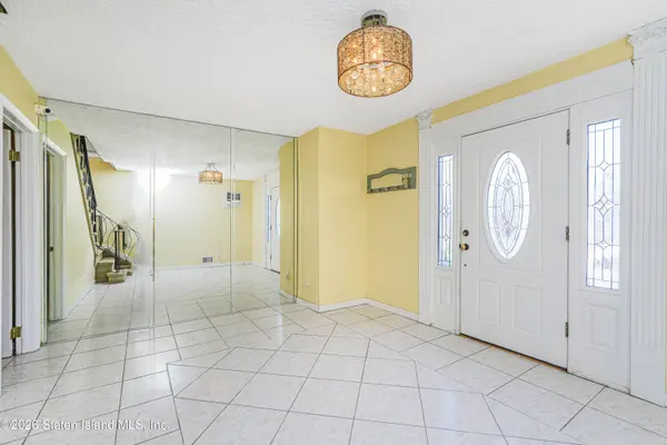 361 Montreal AVE, Staten Island, NY 10306