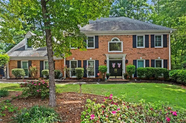 140 Lakeside DR