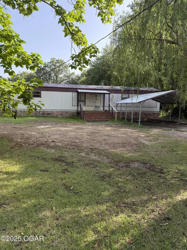 827 E Tahlequah Avenue, Vinita, OK 74301