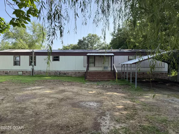 827 E Tahlequah Avenue, Vinita, OK 74301