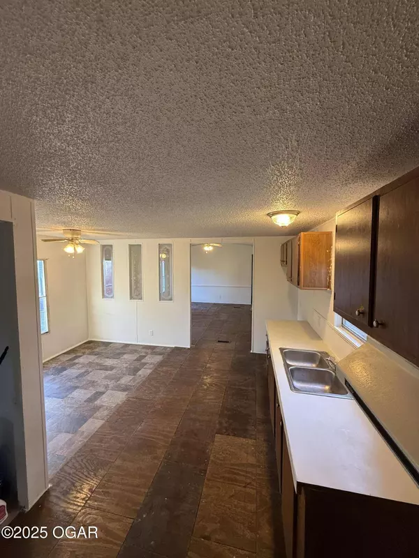 827 E Tahlequah Avenue, Vinita, OK 74301