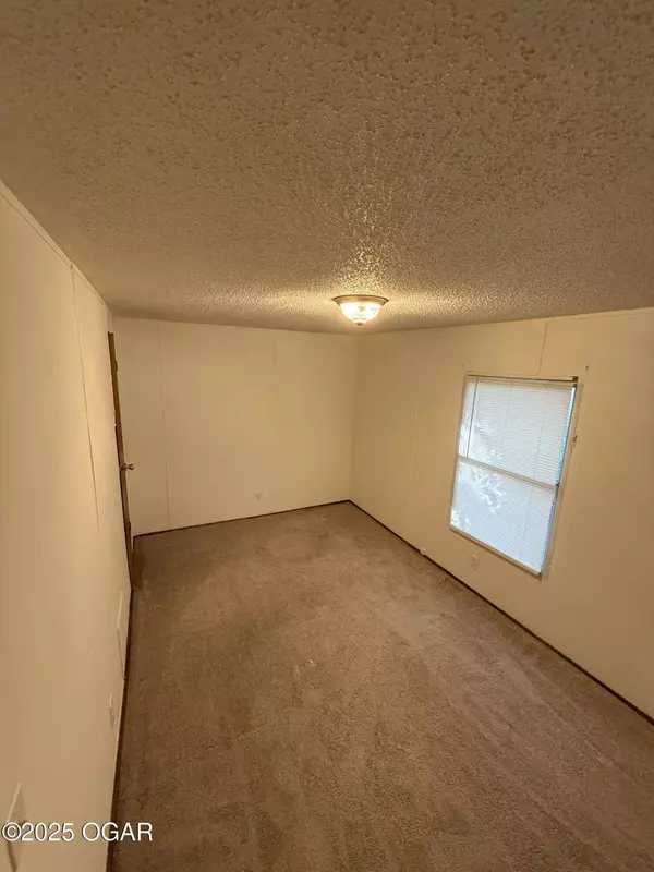 827 E Tahlequah Avenue, Vinita, OK 74301