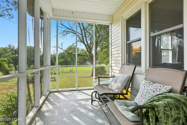 13811 E Noah Road, Nevada, MO 64772