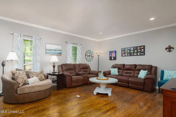 123 Dogwood Drive, Hattiesburg, MS 39402