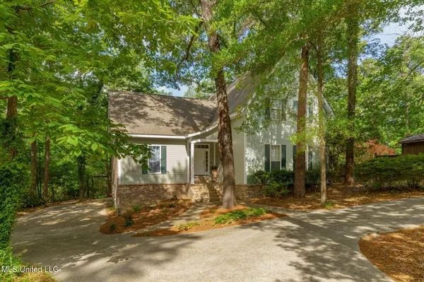 123 Dogwood Drive, Hattiesburg, MS 39402