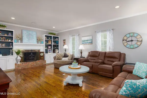 123 Dogwood Drive, Hattiesburg, MS 39402