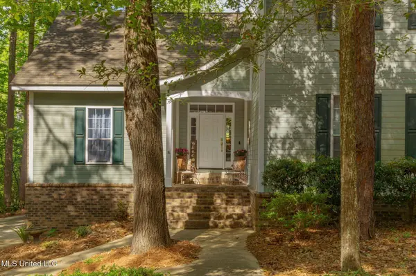 123 Dogwood Drive, Hattiesburg, MS 39402