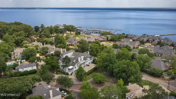 107 Lakepointe Drive, Madison, MS 39110