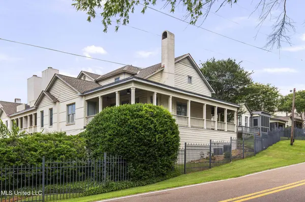 107 Lakepointe Drive, Madison, MS 39110