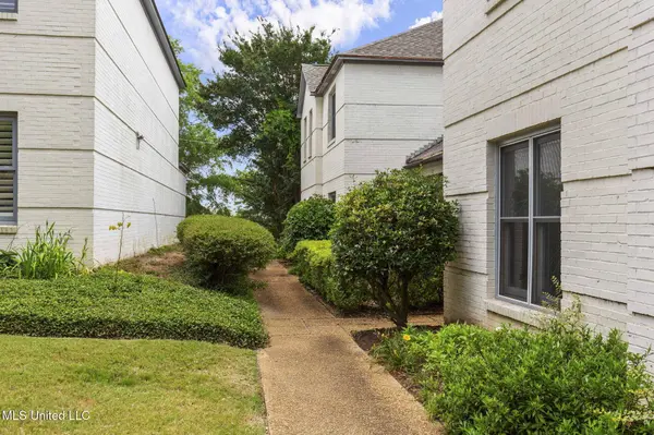 107 Lakepointe Drive, Madison, MS 39110