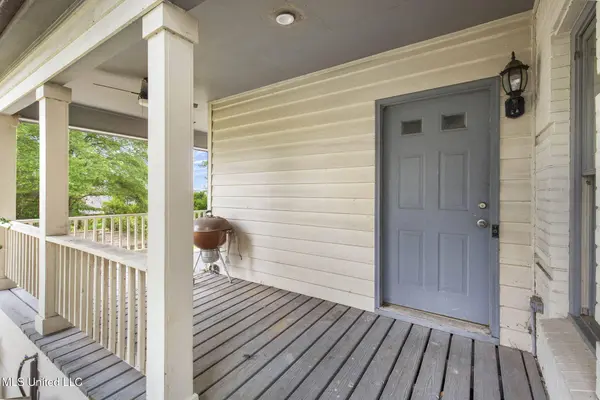 107 Lakepointe Drive, Madison, MS 39110