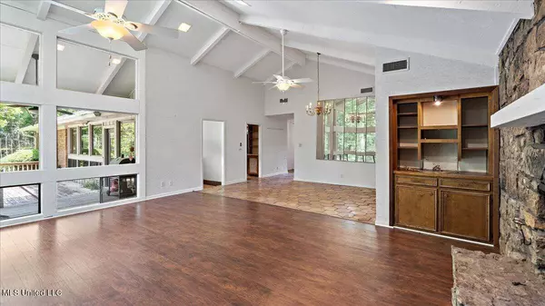 555 Rusk Drive, Brandon, MS 39047