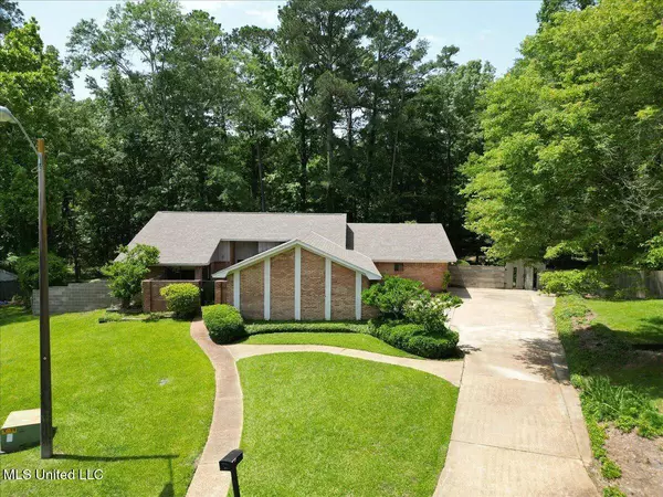 555 Rusk Drive, Brandon, MS 39047