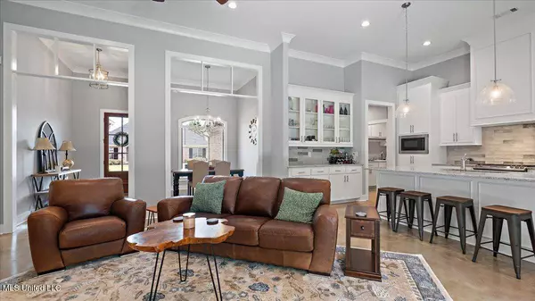 217 Clubview Circle, Pearl, MS 39208