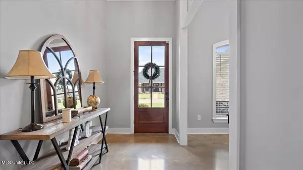 217 Clubview Circle, Pearl, MS 39208