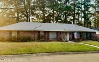 100 Fairdale Place, Brandon, MS 39042