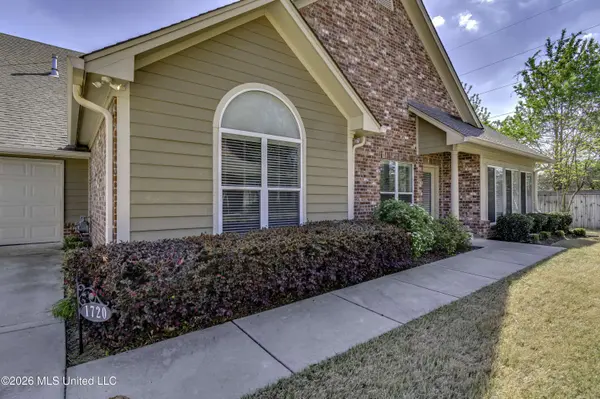 1720 Sweetwater Drive, Pearl, MS 39208