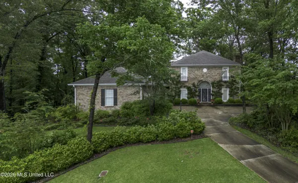 8 Lakeview Drive, Raymond, MS 39154