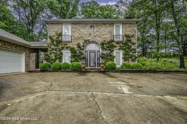 8 Lakeview Drive, Raymond, MS 39154