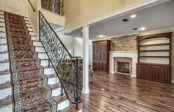 8 Lakeview Drive, Raymond, MS 39154