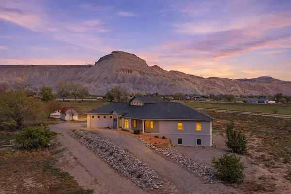 668 33 3/4 Road, Clifton, CO 81520