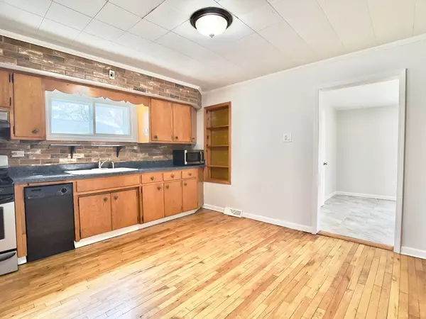 348 N Central AVE, Wood Dale, IL 60191