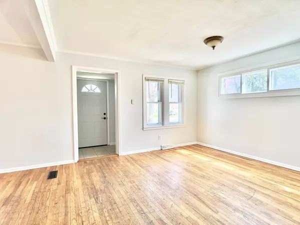 348 N Central AVE, Wood Dale, IL 60191