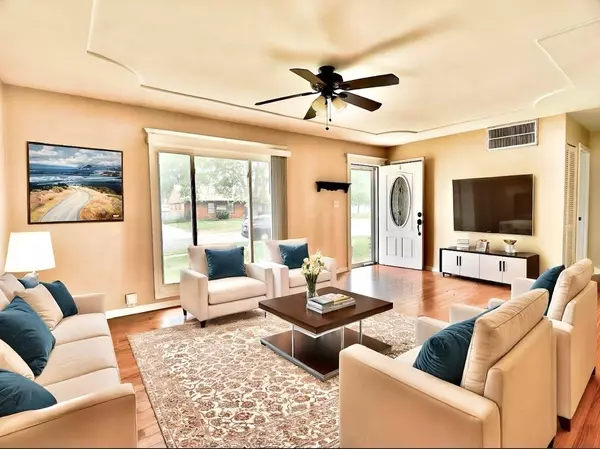 723 Dexter AVE, Romeoville, IL 60446