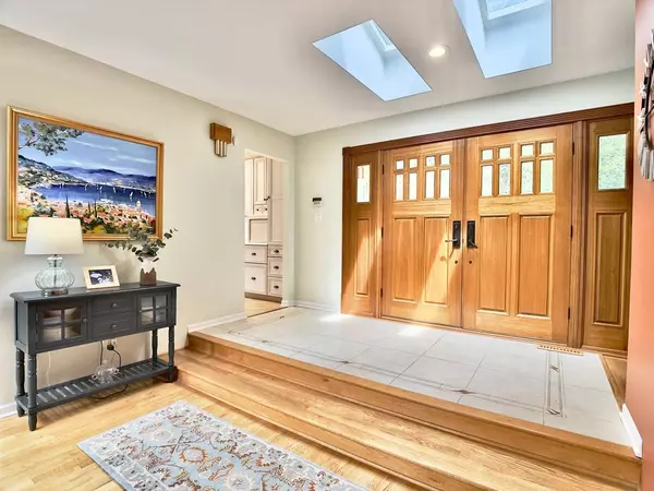 249 Jervey LN, Bartlett, IL 60103