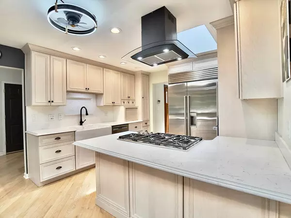 249 Jervey LN, Bartlett, IL 60103