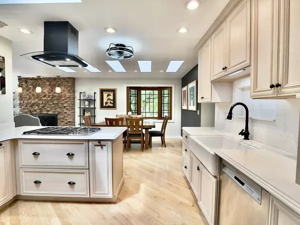 249 Jervey LN, Bartlett, IL 60103