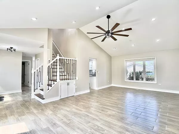 1054 Bothwell CIR, Bolingbrook, IL 60440