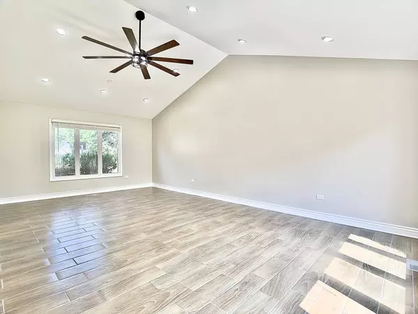 1054 Bothwell CIR, Bolingbrook, IL 60440