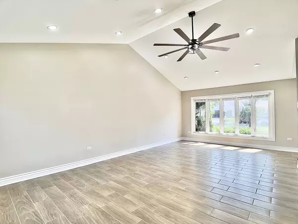 1054 Bothwell CIR, Bolingbrook, IL 60440