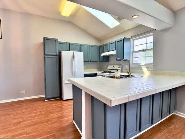 2239 Lake Ridge DR, Glendale Heights, IL 60139