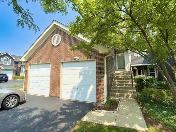 2239 Lake Ridge DR, Glendale Heights, IL 60139