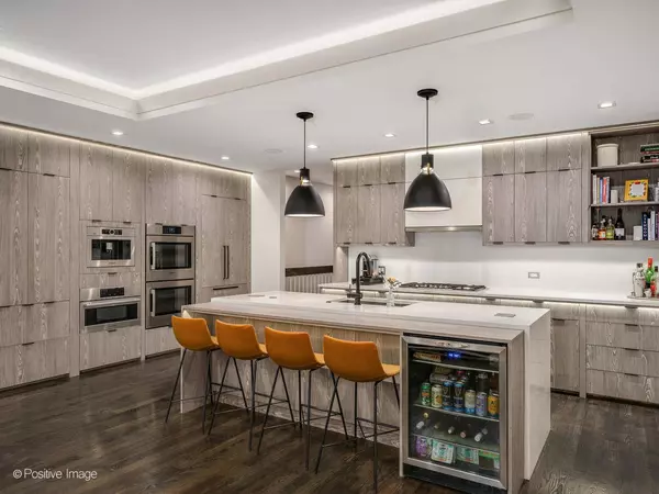 1366 W Walton ST #1W, Chicago, IL 60642