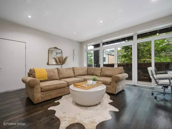 1366 W Walton ST #1W, Chicago, IL 60642