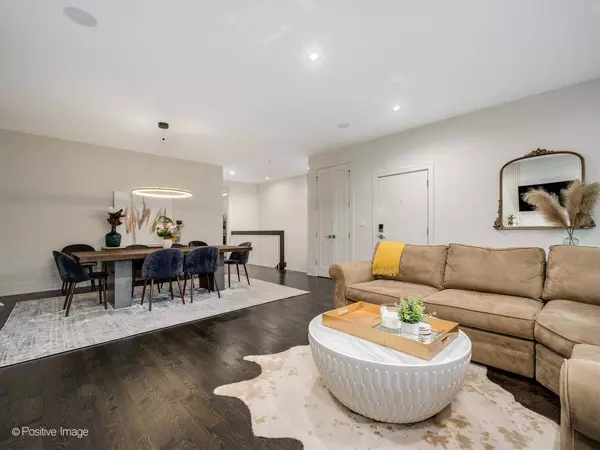 1366 W Walton ST #1W, Chicago, IL 60642