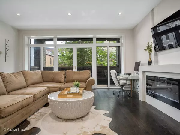 1366 W Walton ST #1W, Chicago, IL 60642