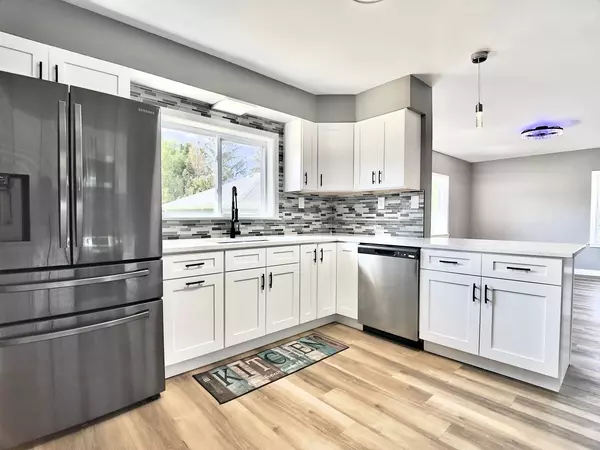 8851 W 76th PL, Justice, IL 60458