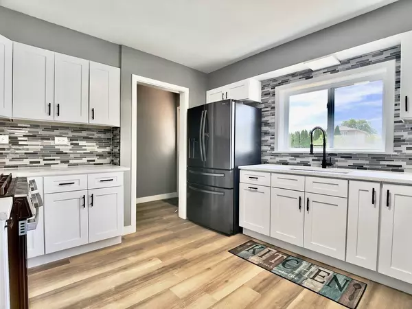 8851 W 76th PL, Justice, IL 60458