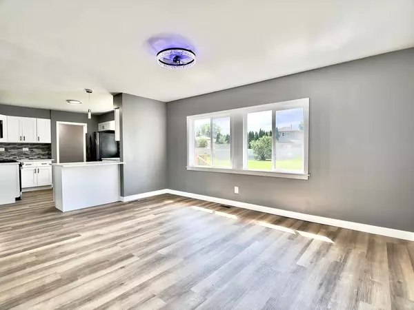 8851 W 76th PL, Justice, IL 60458