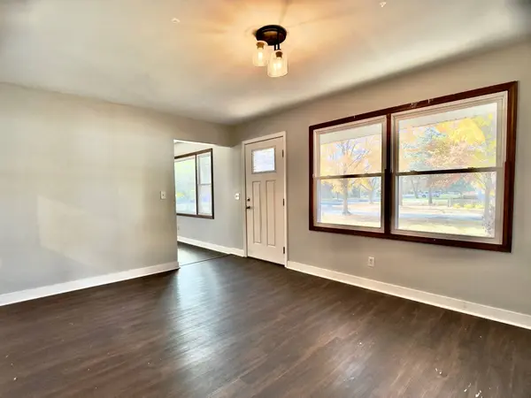 1807 Forrest BLVD, St. Charles, IL 60174