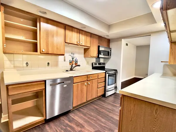 1807 Forrest BLVD, St. Charles, IL 60174