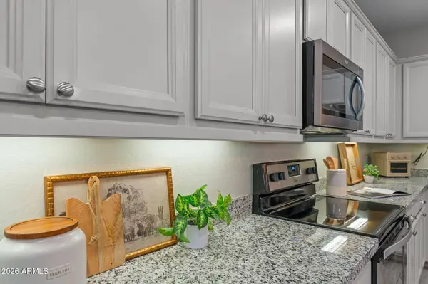 1111 S JAY Street, Chandler, AZ 85286