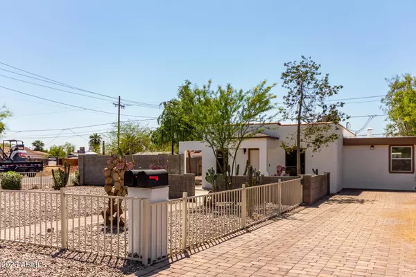 2047 E VIRGINIA Avenue, Phoenix, AZ 85006